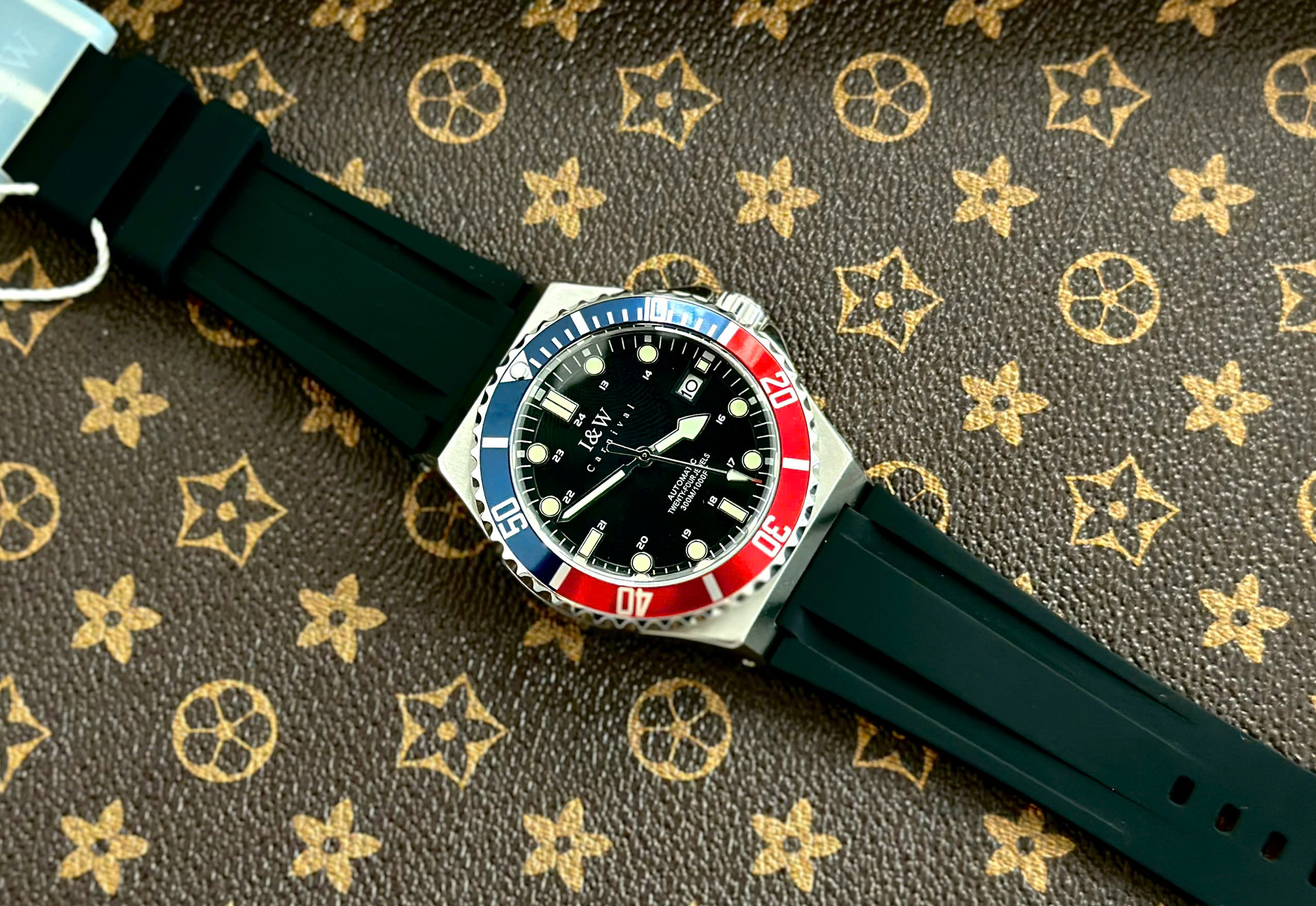 Đồng hồ nam chính hãng I&amp;W Carnival 726G-D4 Hàng mới fullbox ,Kính chống xước,Chống nước 100m,BH 24 tháng,Máy Cơ Automatic,dây cao su chống nước tuyệt đối