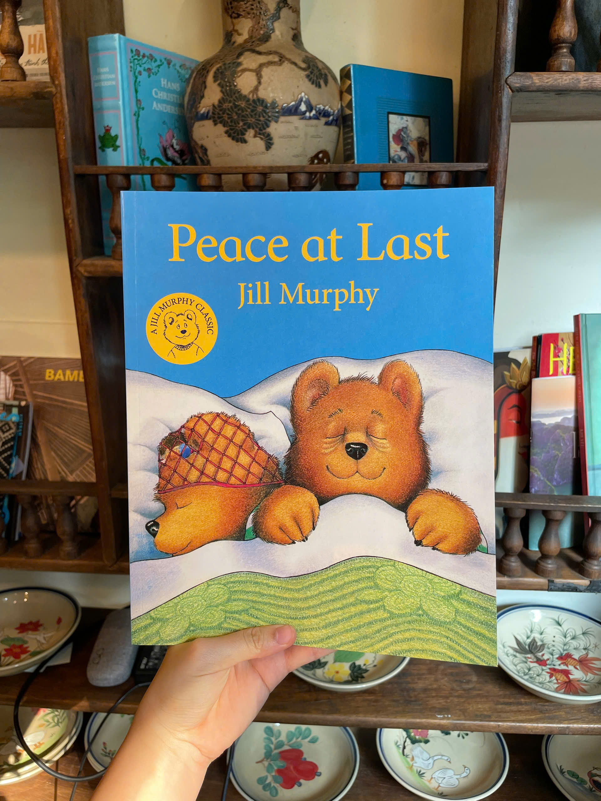 Sách - Peace at Last by Jill Murphy - Children Picture Story book in English UK - Sách Ngoại Văn