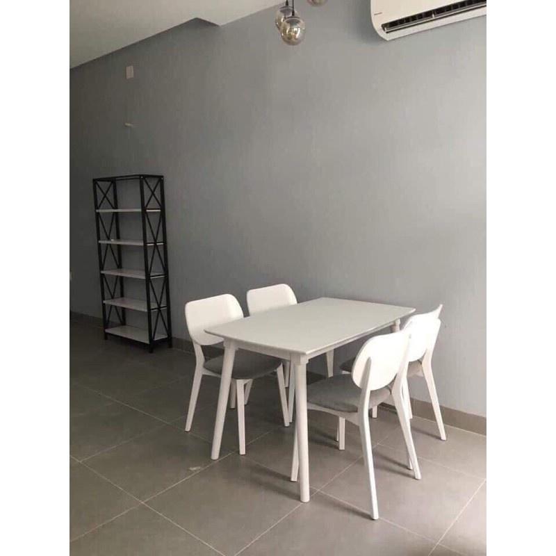 Bộ bàn ăn gỗ tự nhiên 4 ghế .