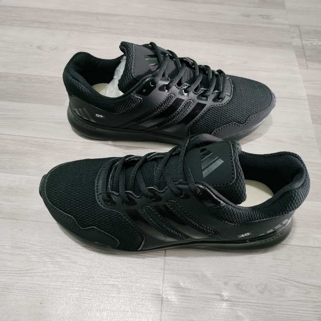 Giày thể thao sneaker nam nữ full đen có đủ size từ 35 đến 44, êm vải lưới thoáng khí