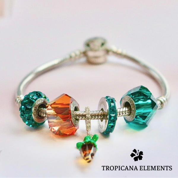 Vòng Tay Tropicana Phối Charm Swarovski Pha Lê Màu Xanh Lá Cà Rốt