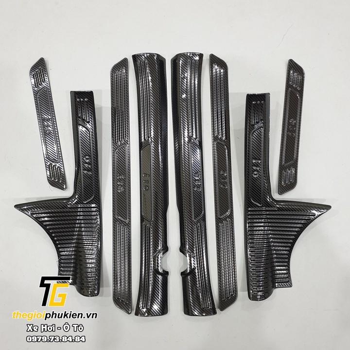 Trọn bộ ỐP BẬC CỐP VÀ BẬC CỬA xe Hyundai Grand i10 2021 Hatchback - vân Carbon
