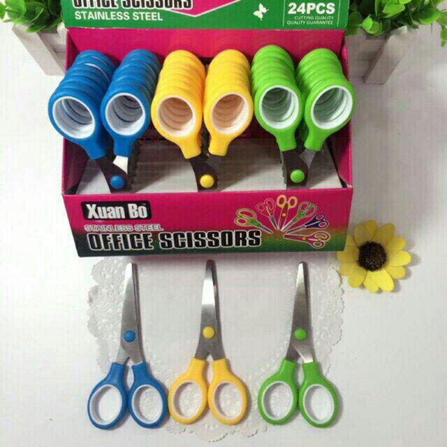 Kéo xuân bo cắt giấy dài 13cm.