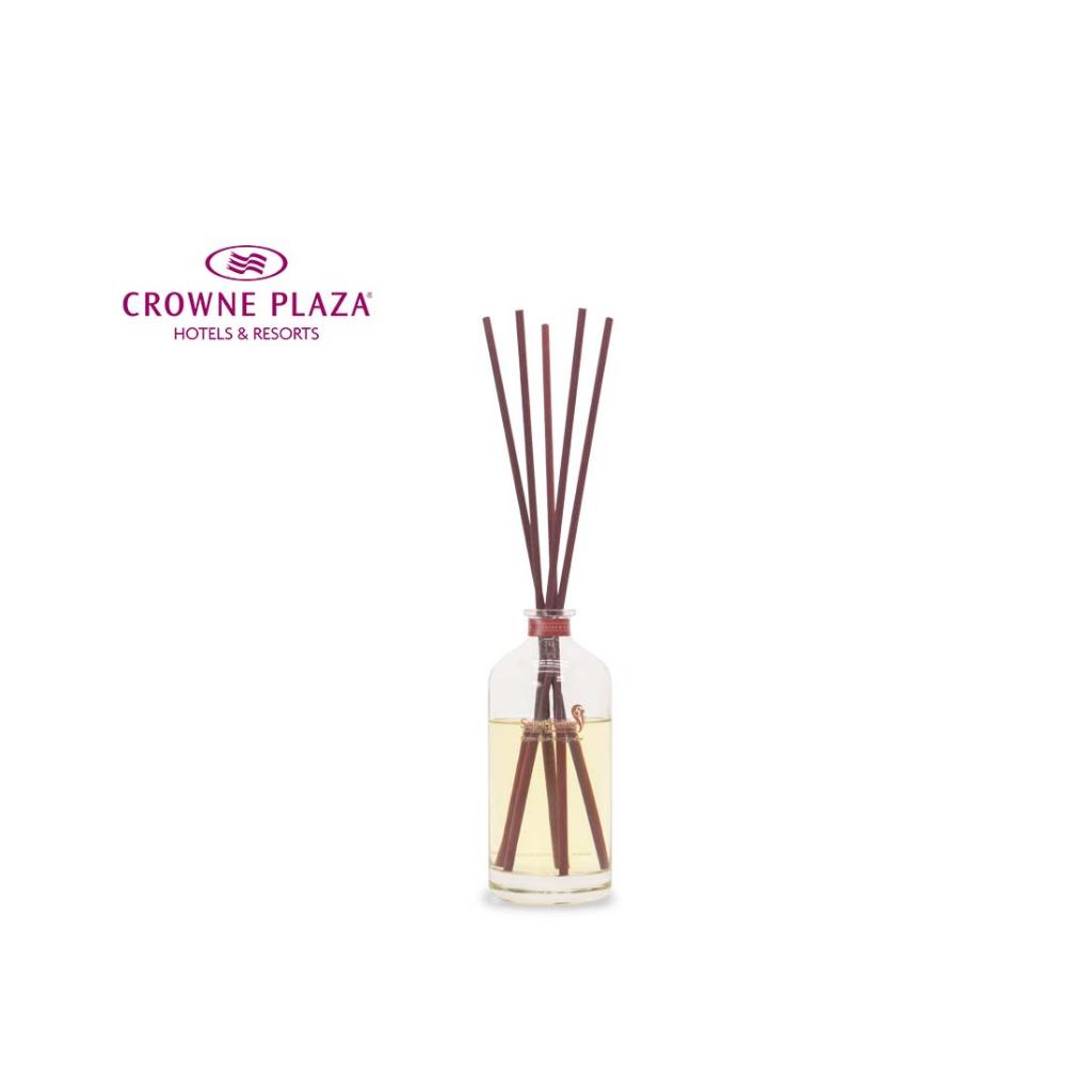 Que mây tán hương khách sạn Crown Plaza