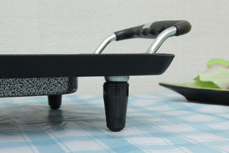 Chân bếp thiết kế cao và chắc chắn Chân bếp thiết kế cao và chắc chắn