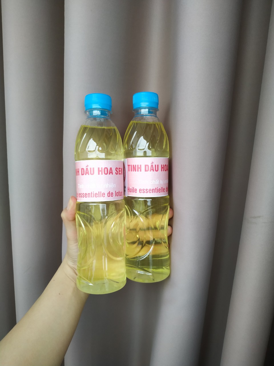 Tinh dầu Sen lau ban thờ, chai 500ml