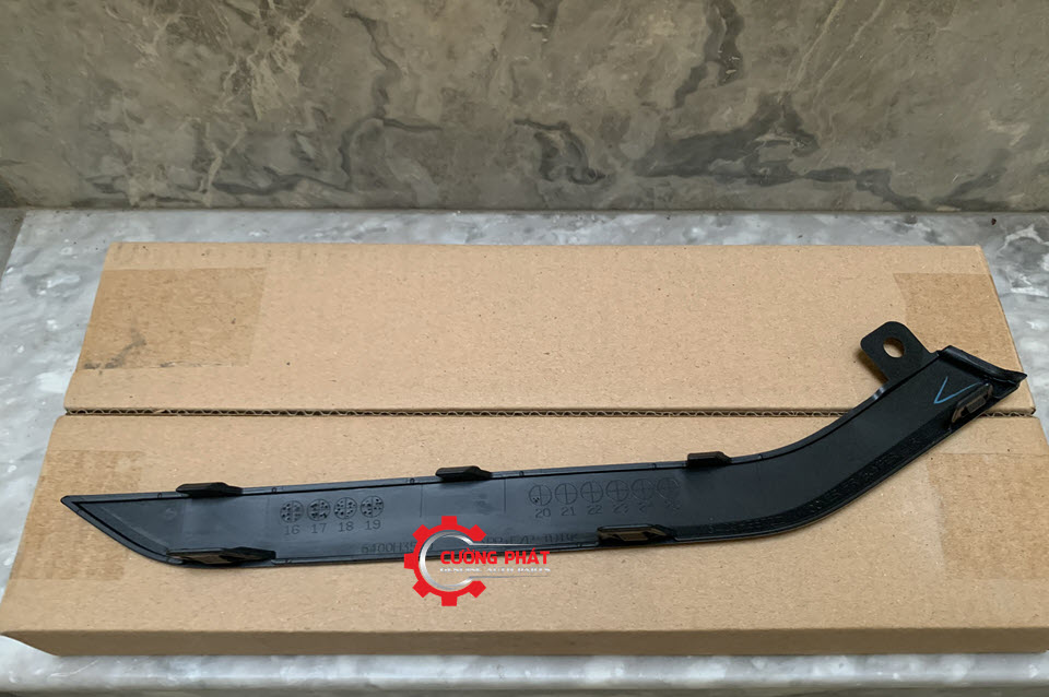 Ốp viền cản trước Mitsubishi Xpander 2018-2021