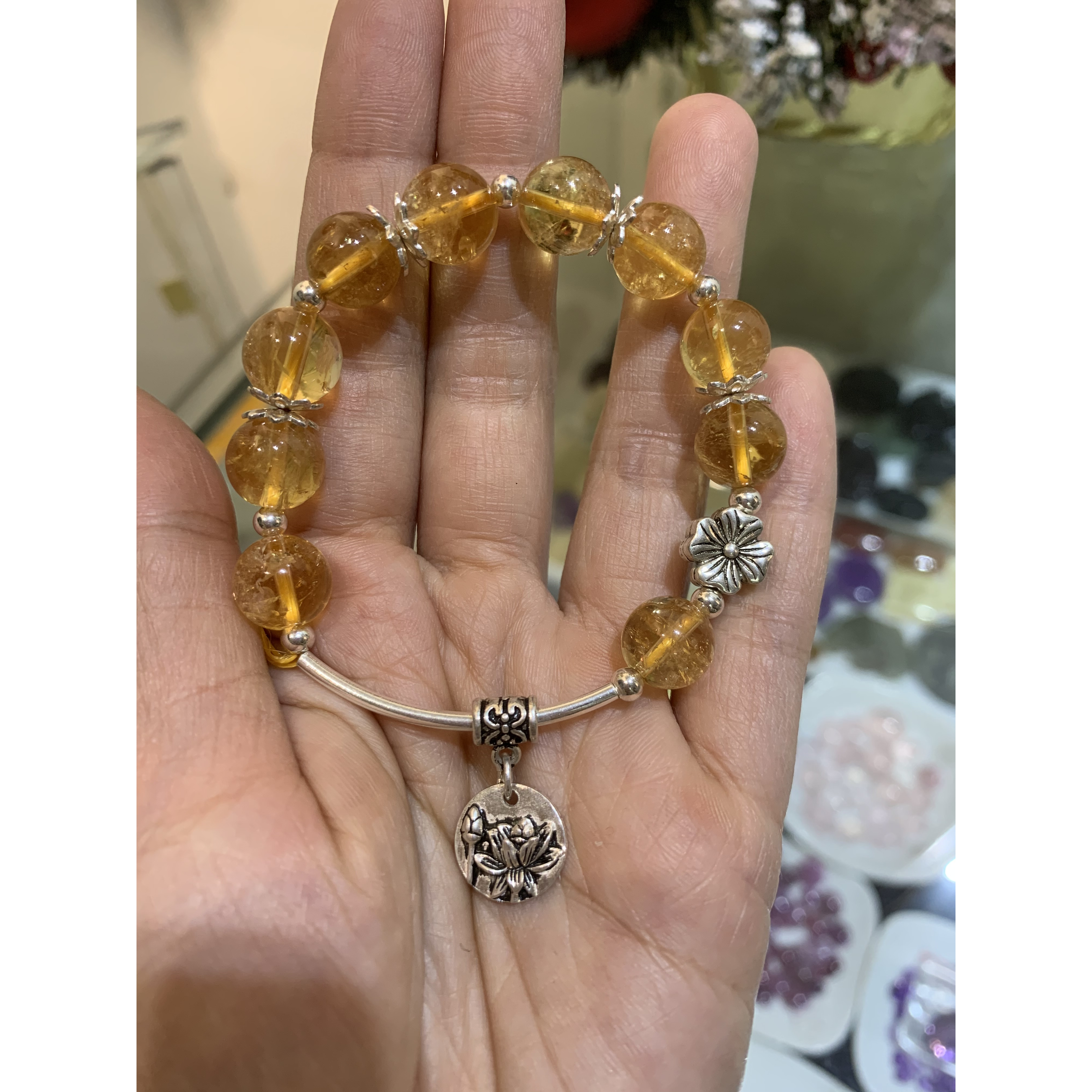 Vòng Tay Đá Thạch Anh Vàng  Thiên Nhiên 10 Ly Mix Charm Bạc S925