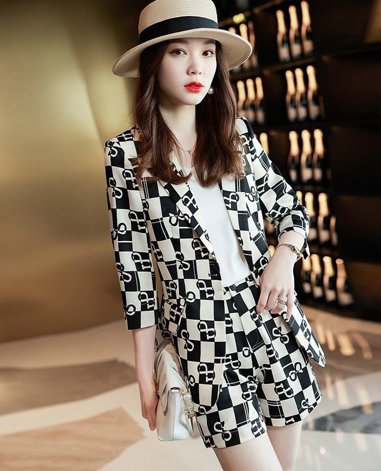 Bộ Vest Thời Trang 03 Món Họa Tiết