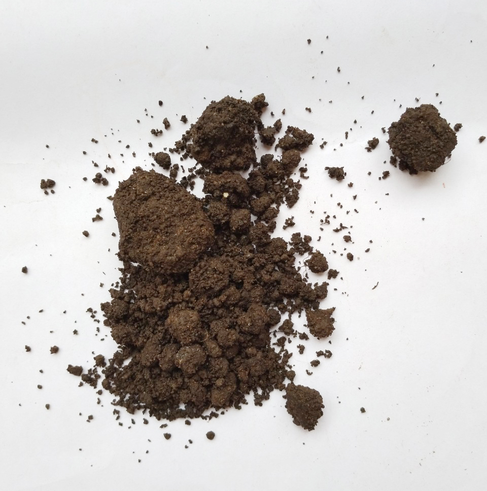 PHÂN TRÙN QUẾ HỮU CƠ ĐÃ QUA XỬ LÝ - Bao 2 kg