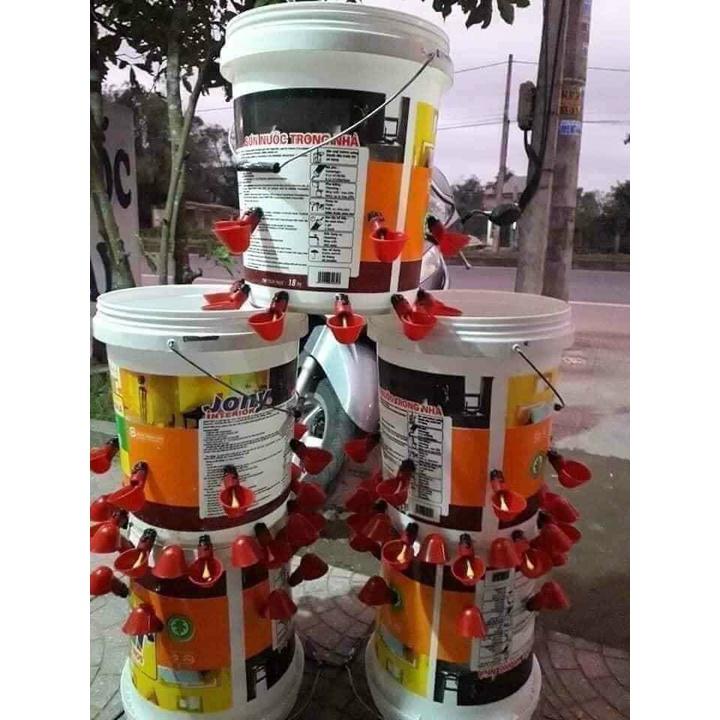 Máng uống nước tự động cho gà ngan vịt dùng hiệu quả