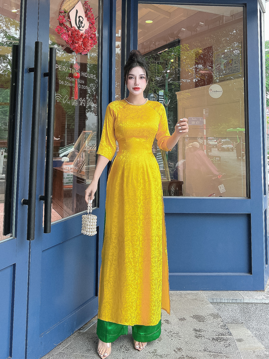 Áo dài gấm lụa xước hoa mẫu đơn đính ngọc trai cổ AD017 - Lady Fashion