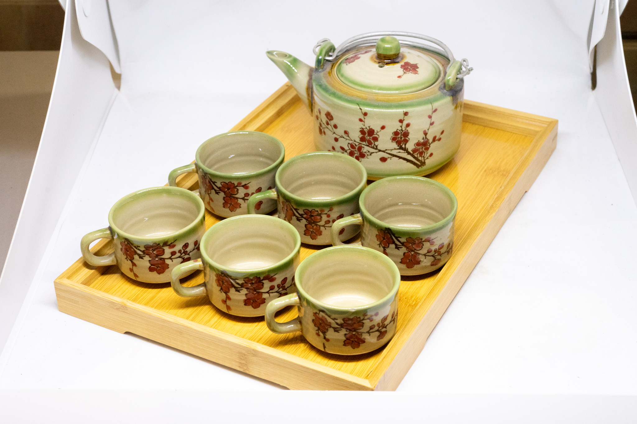 Combo bộ Ấm Chén bằng gốm trang trí họa tiết tranh cổ và Khay đựng bằng gỗ tre với nhiều lựa chọn màu sắc