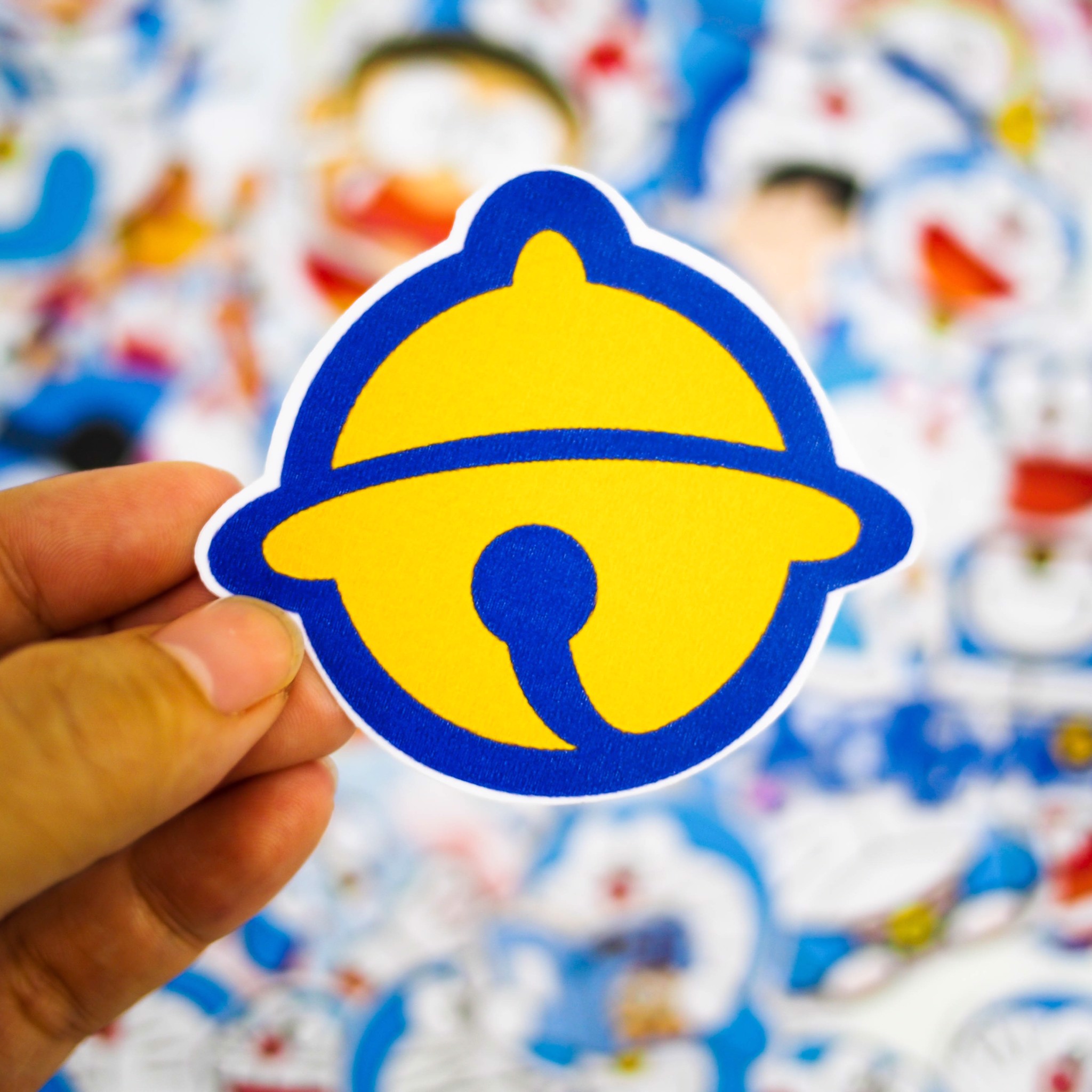 Hộp 100 Sticker hình dán Doraemon dán Laptop, Vali, Mũ bảo hiểm, Điện thoại, Xe máy