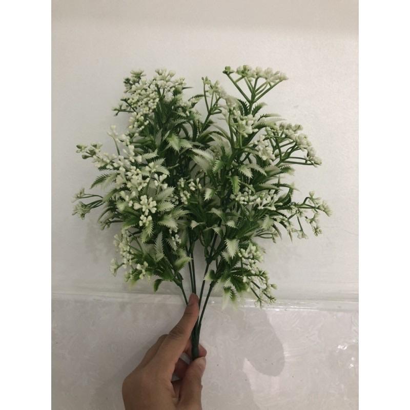 Combo 9 bông hoa và 2 bụi cỏ điểm