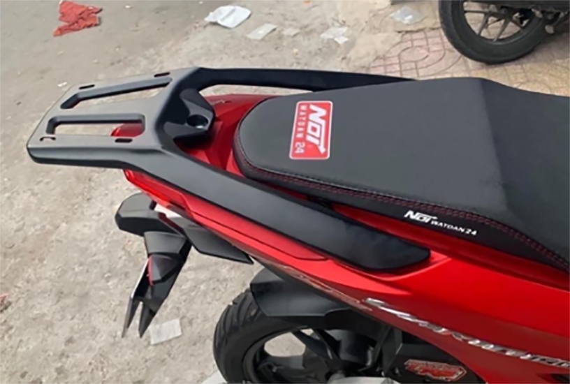 Cảng sau  Vario Click 125 150  nhôm đúc nguyên khối