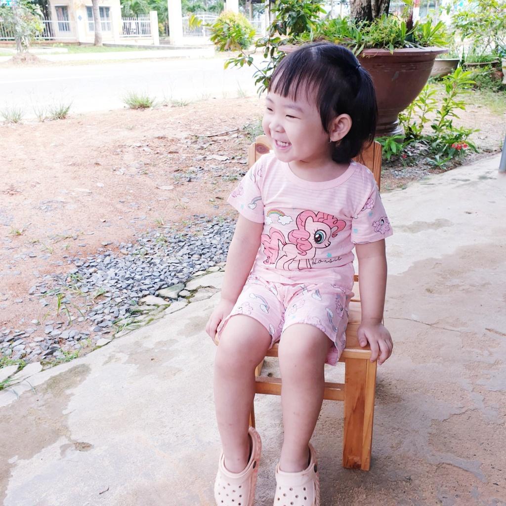 Đồ bộ mặc nhà cho bé gái hình nhựa hồng - chất liệu mềm nhẹ, màu sắc tươi sáng phù hợp cho bé từ 6 tháng - 3 tuổi