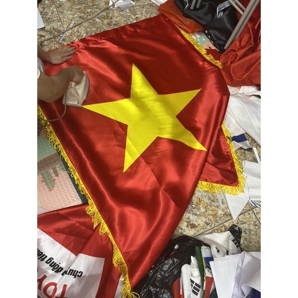 Cờ tổ quốc in 3D chuyển nhiệt may tua dua vàng