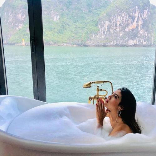 Voucher Du Thuyền Hạ Long 6 Sao Ambassador Đẳng Cấp Nhất Vịnh - Nghỉ Dưỡng Trọn Gói 2N1Đ Trên Vịnh Hạ Long