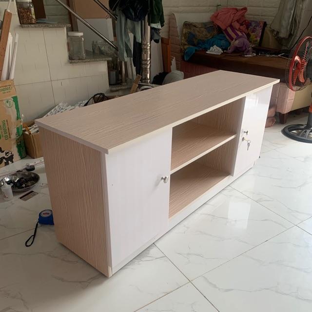 Kệ tivi ngang 1m2 phối trắng vân gỗ nhạt