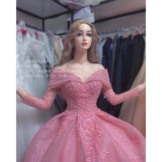 Váy cưới hồng xoè to tay dài