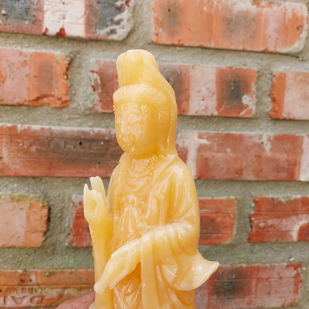 Tượng phật quan âm đứng đá ngọc hoàng long cao 23cm - đá Non Nước