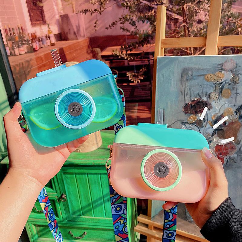 400Ml Ins Dễ Thương Camera Ấm Siêu Sáng Tạo Trẻ Em Bình Nước Có Ống Hút Ngoài Trời Chống Rơi Di Động Dây Đeo Nhựa Cốc Nước drinkware