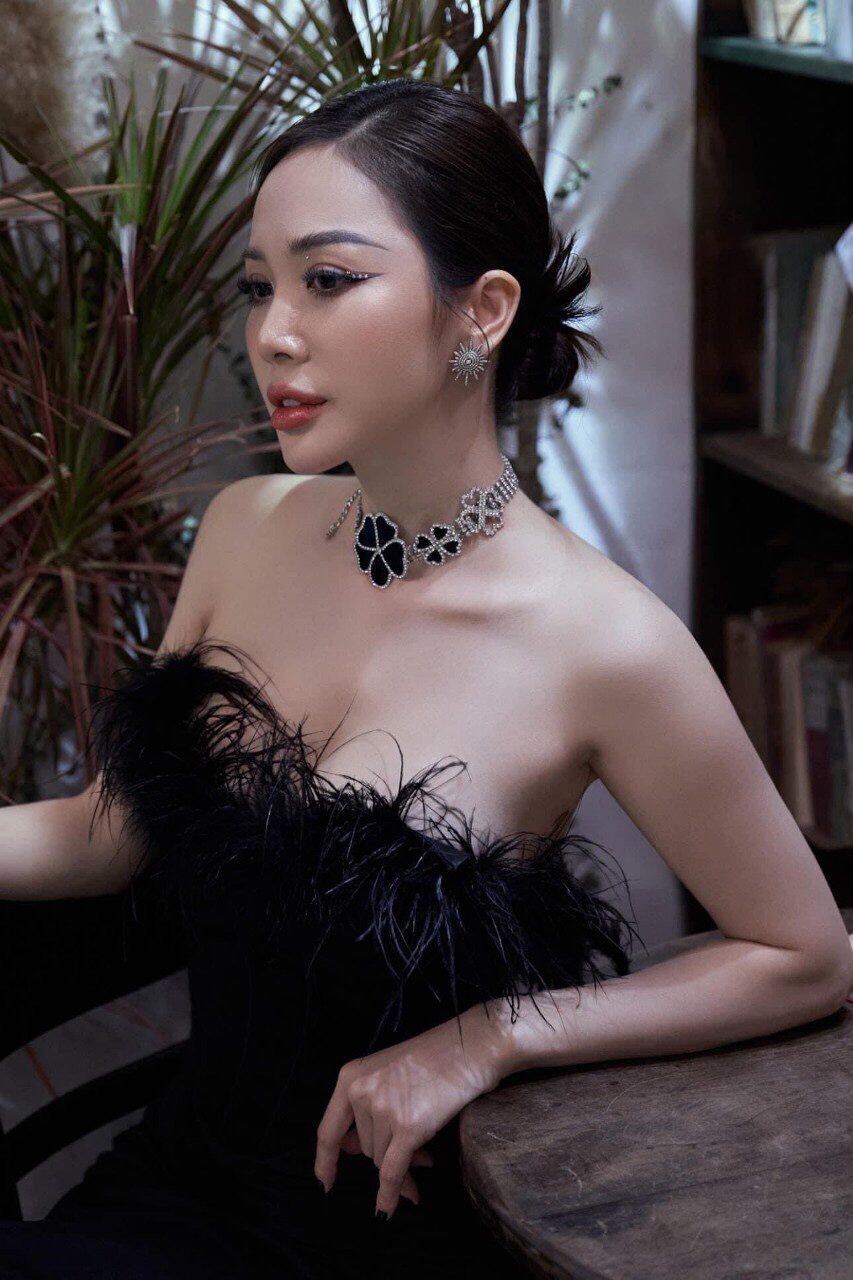Dây chuyền mặt hoa đá siêu hot thời trang dành cho nữ