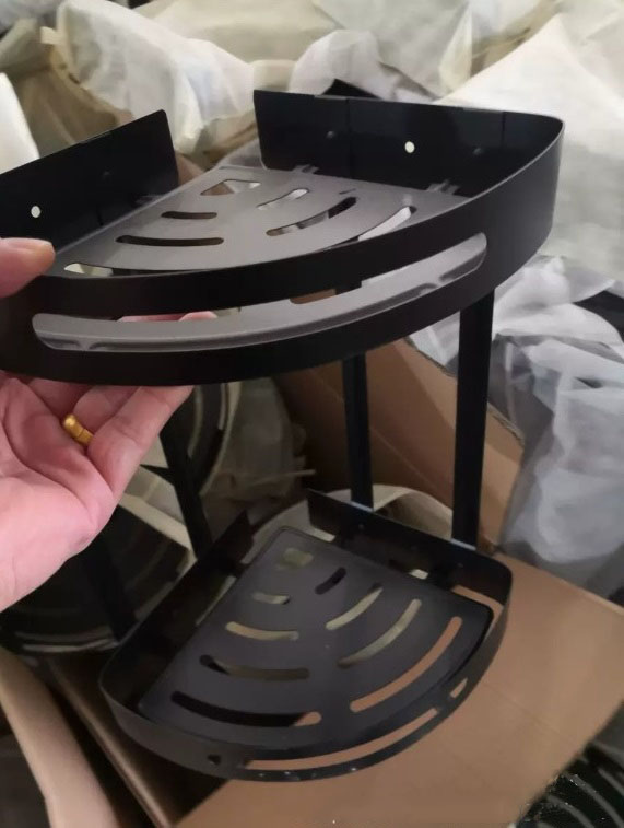 Kệ phòng tắm bao gồm kệ khăn và kệ góc đựng xà phòng mỹ phẩm bằng inox sus 304 sơn tĩnh điện màu đen