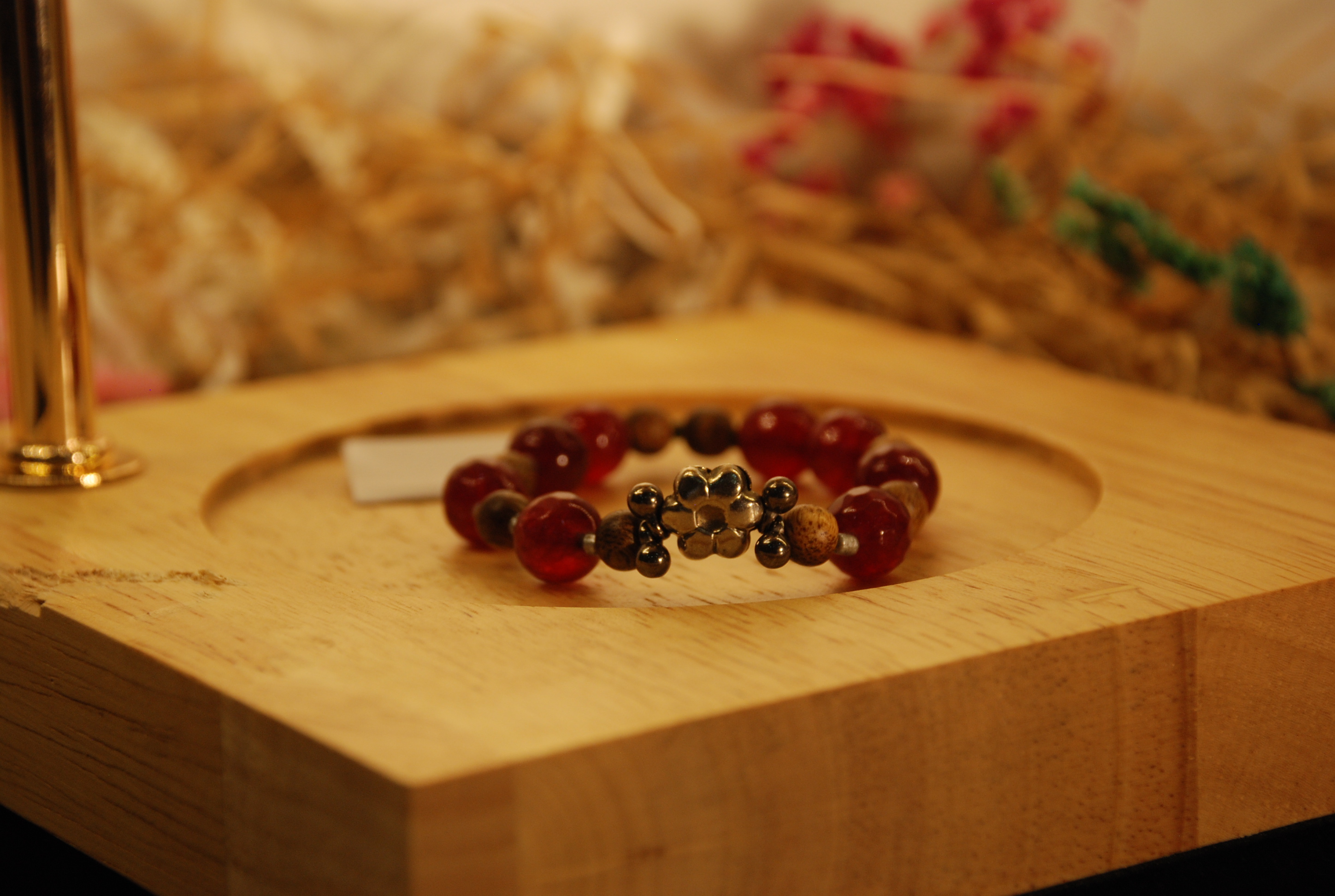 Vòng tay phong thủy Flower