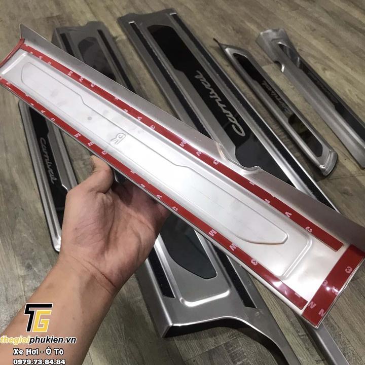 Bộ Ốp bậc cửa, Nẹp bước chân Kia Carnival – Mẫu INOX