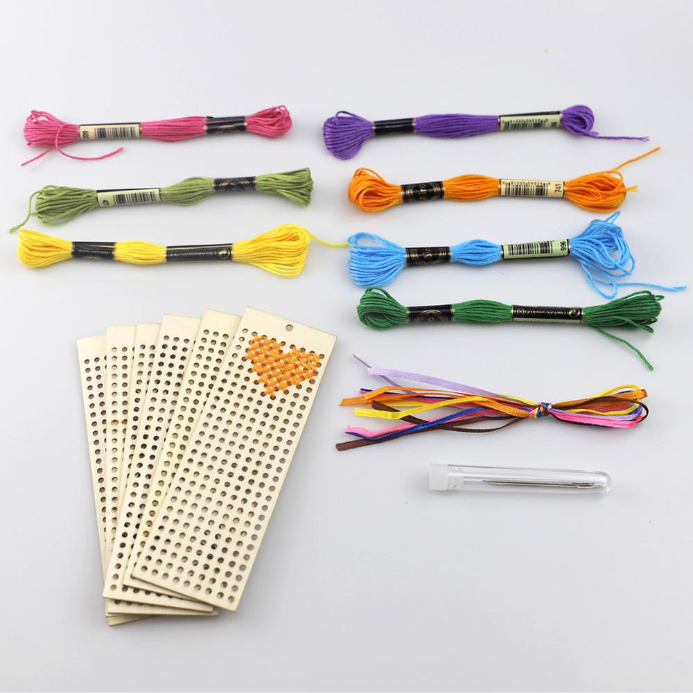 6 cái bookmark bằng gỗ với chỉ thêu màu