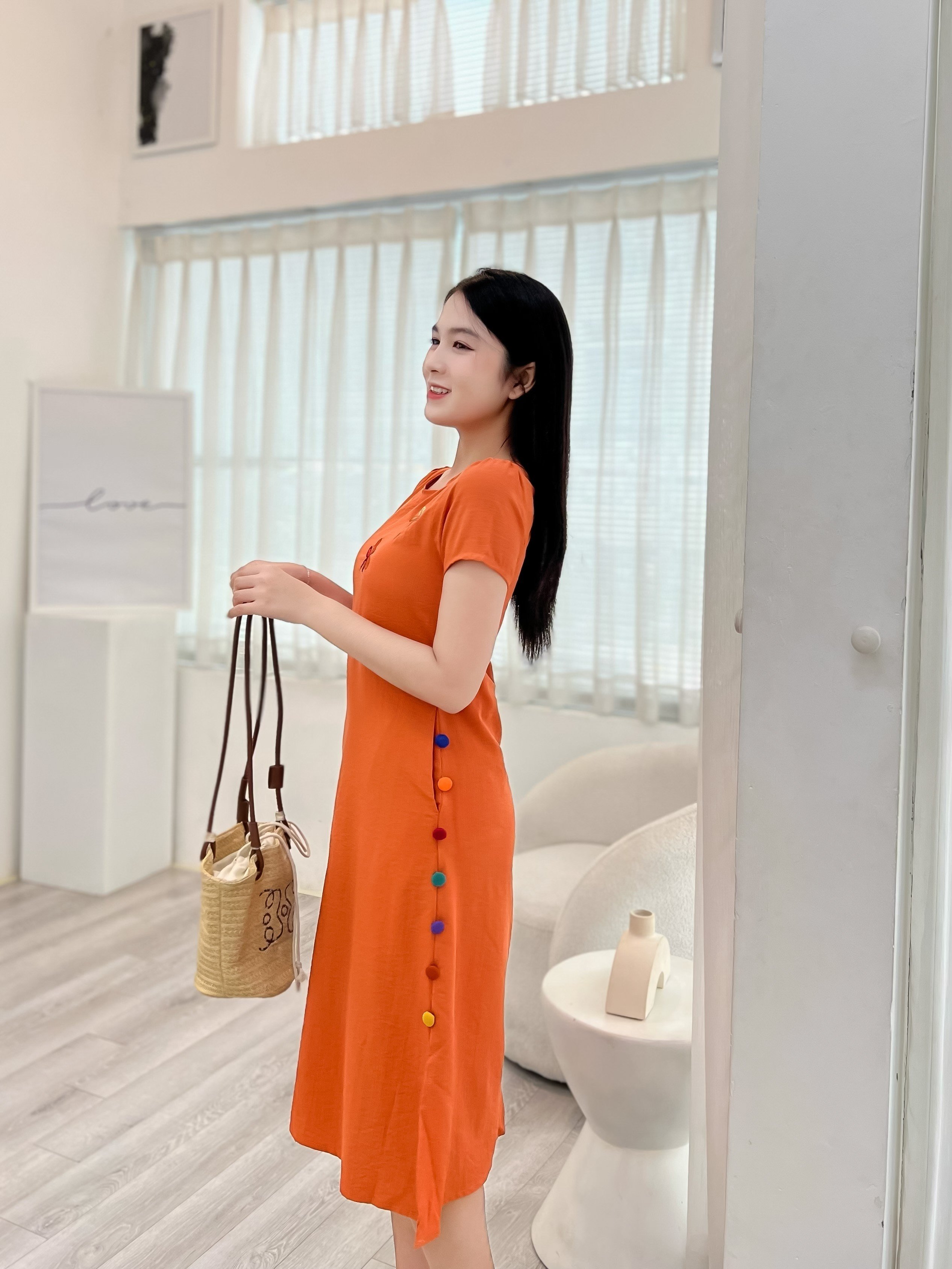 Hình ảnh [HCM]Đầm Linen thêu phối nút cách điệu D083- Lady fashion - Khánh Linh Style