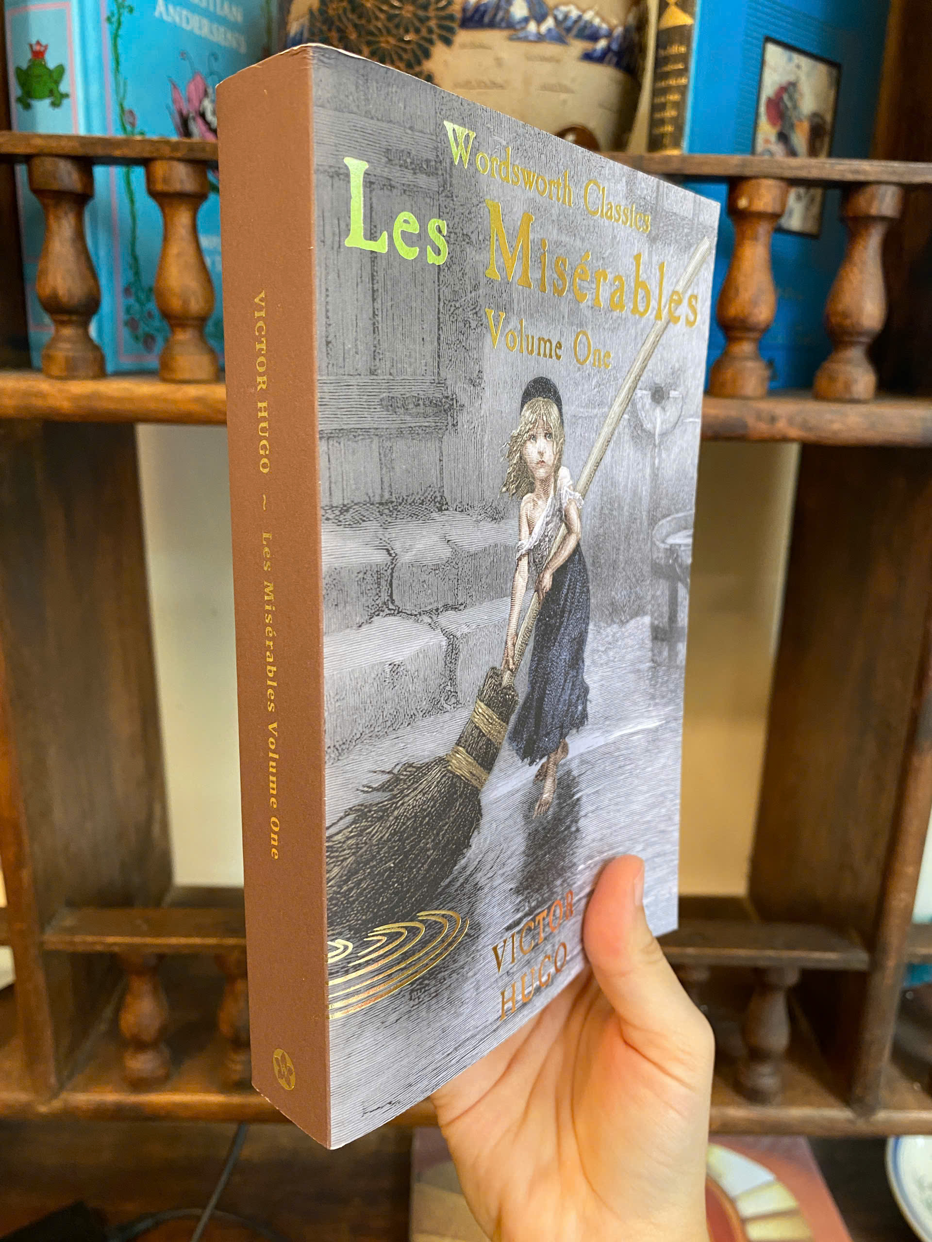 Sách - Les Misérables Volume One (Wordsworth Classics) by Victor Hugo - Văn Học Kinh Điển, Tiếng Anh