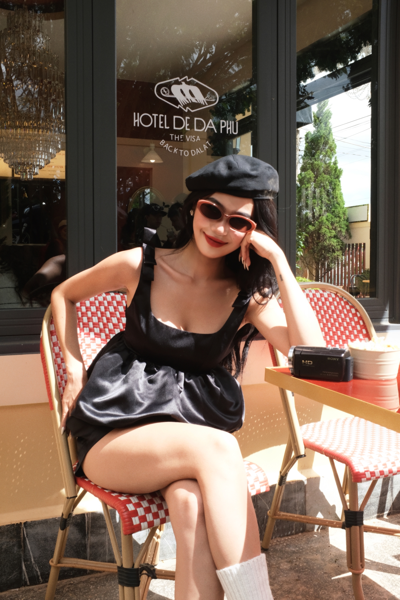 DOTTIE - Áo kiểu dáng bí đính nơ - T0848