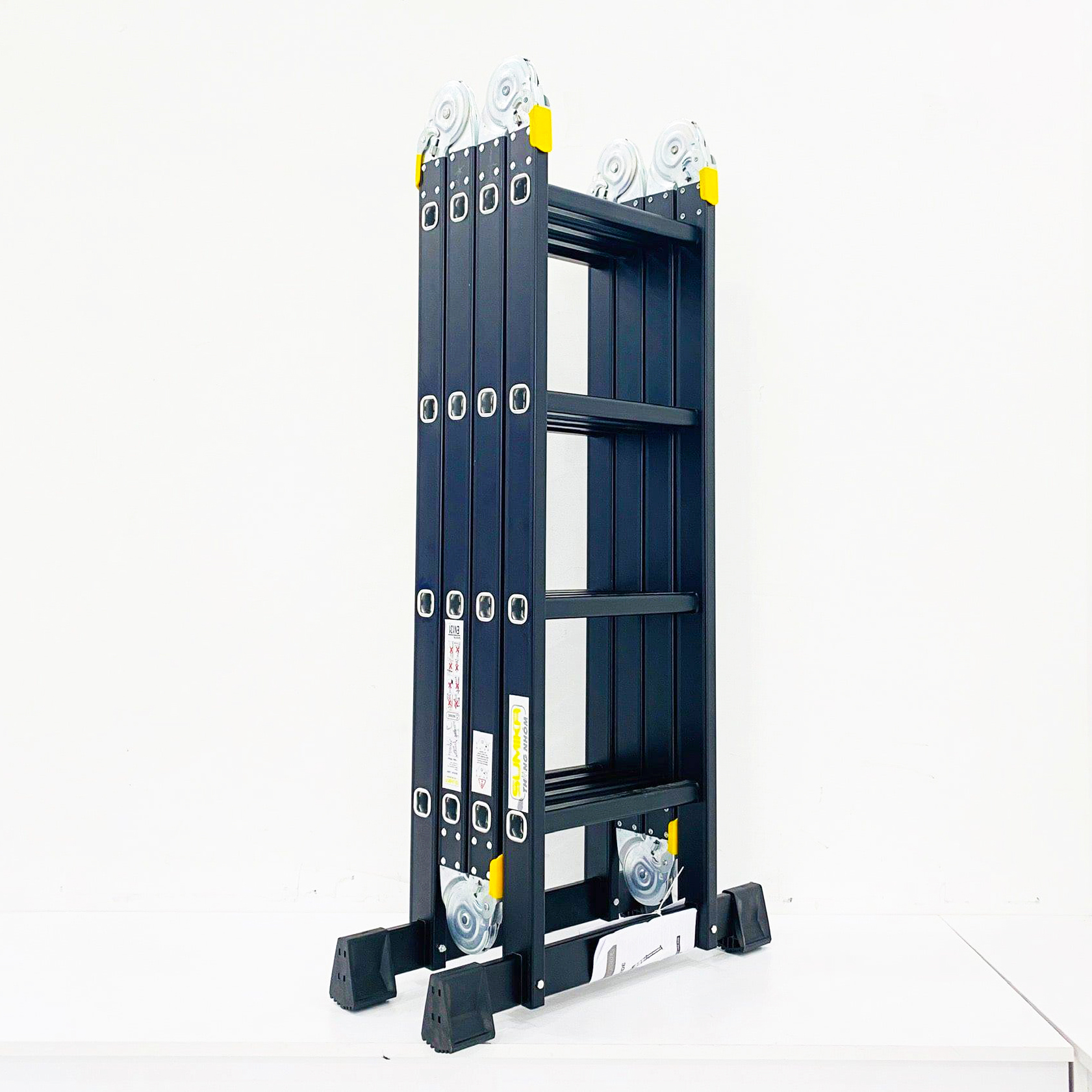 Thang nhôm gấp 4 đoạn Sumika SKM204 NEW , 14 tư thế sử dụng, tải trọng 150kg, sơn tĩnh điện, chống trầy xước