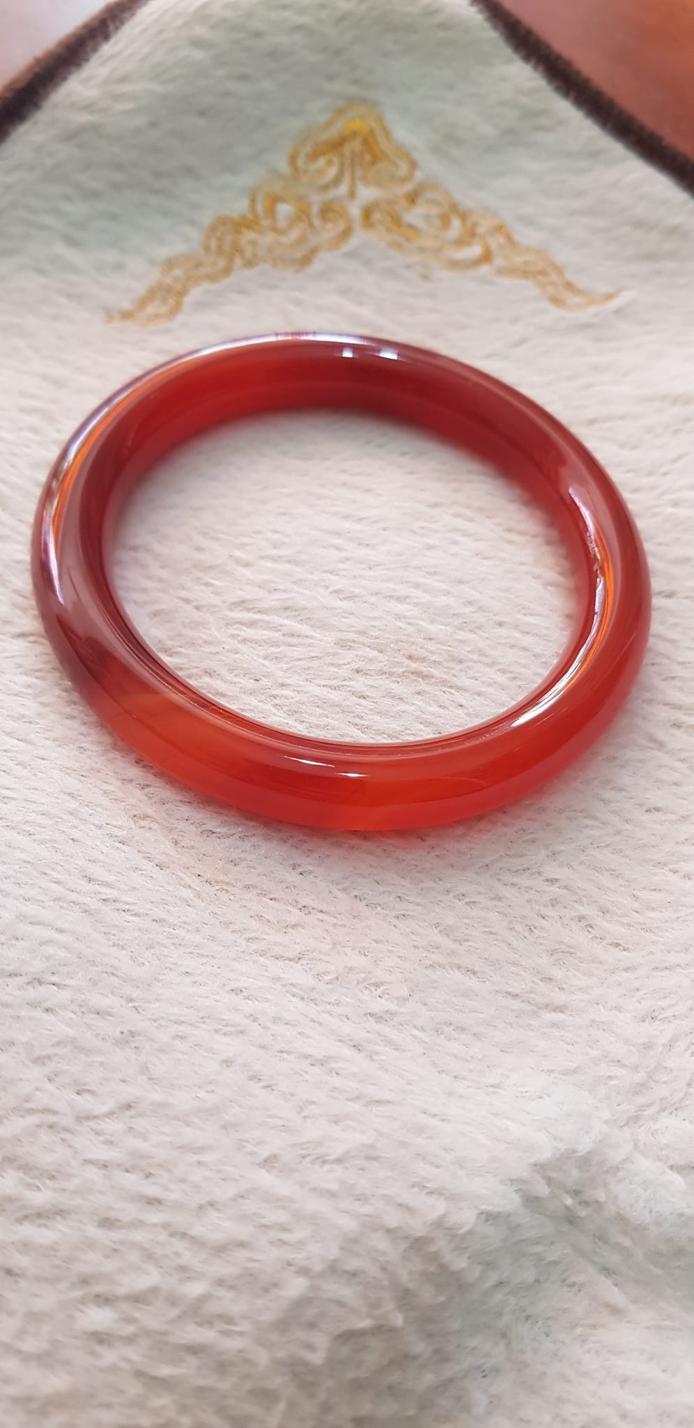 Vòng mã não đỏ Đậm vân ni 58mm x chột 9,2mm Nữ mệnh hỏa mệnh thổ màu đỏ đậm vân là màu chiến thắng Nặng 55kg - 65kg đeo đẹp ạ