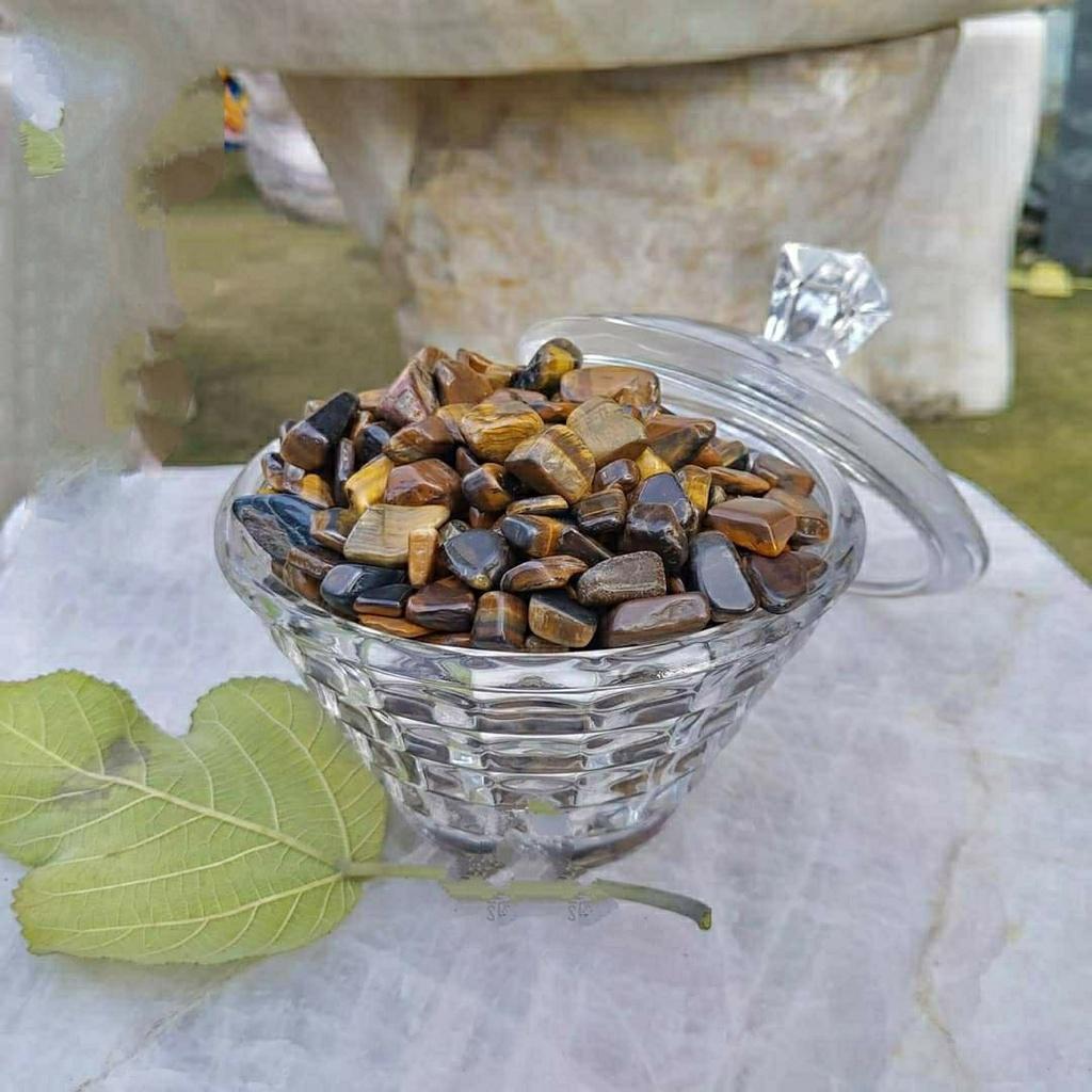 1 viên đá thanh tẩy,viên bóng