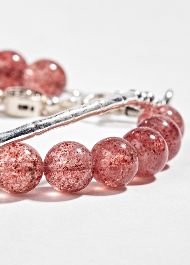 Vòng 2 Line Thạch Anh Dâu Phối Charm Ong Bạc