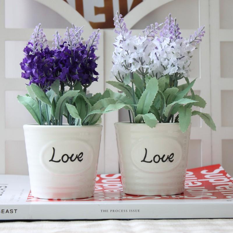 Chậu hoa lavender chữ love dễ thương
