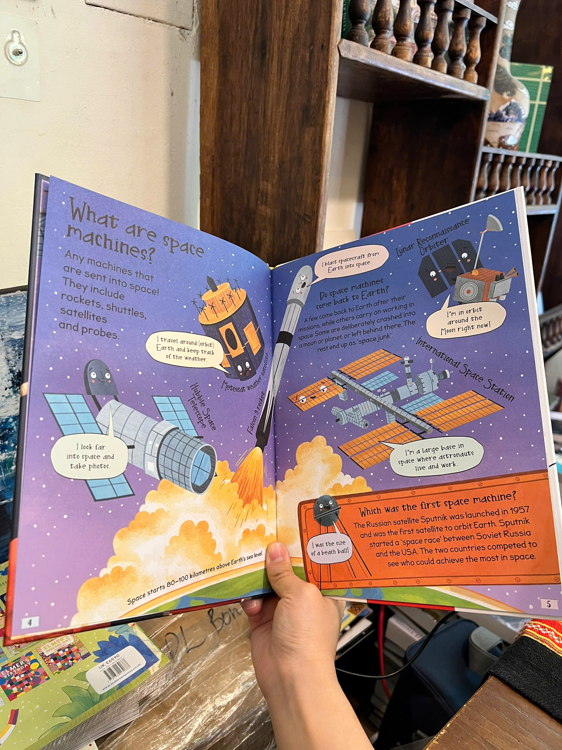 Sách - Curious Questions &amp; Answers about Space Machines | Childrens Science / Ngoại văn Bìa cứng