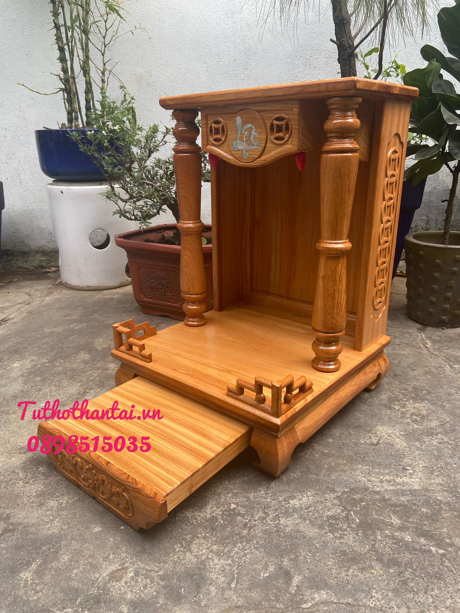Bàn thờ thần tài ông địa gỗ Gõ Đỏ cột Tròn trơn