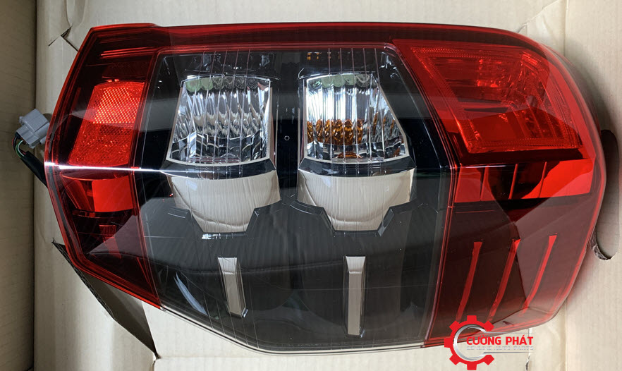 Đèn hậu Mitsubishi Triton 2019-2022 mã bên phụ 8330B210 ( đèn lái sau )  bản halogen