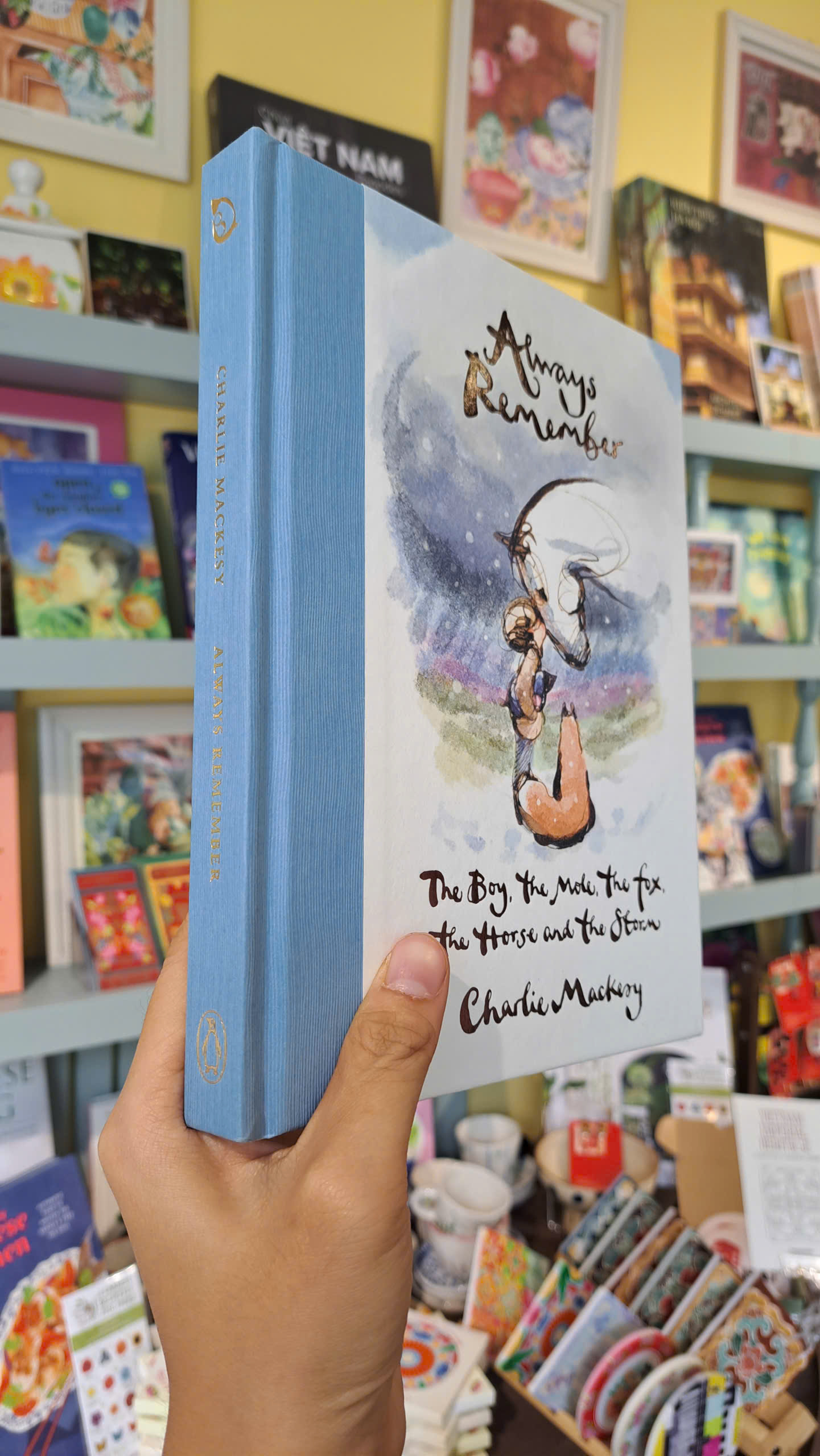 Sách - Always Remember by Charlie Mackesy | Graphic Novels / Văn học Thiếu nhi / Ngoại văn Bìa cứng