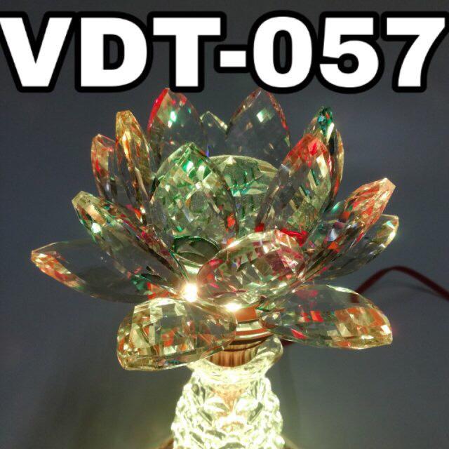 Bộ 2 đèn thờ pha lê hoa sen thân quả dứa đổi màu (21cm) VDT-057