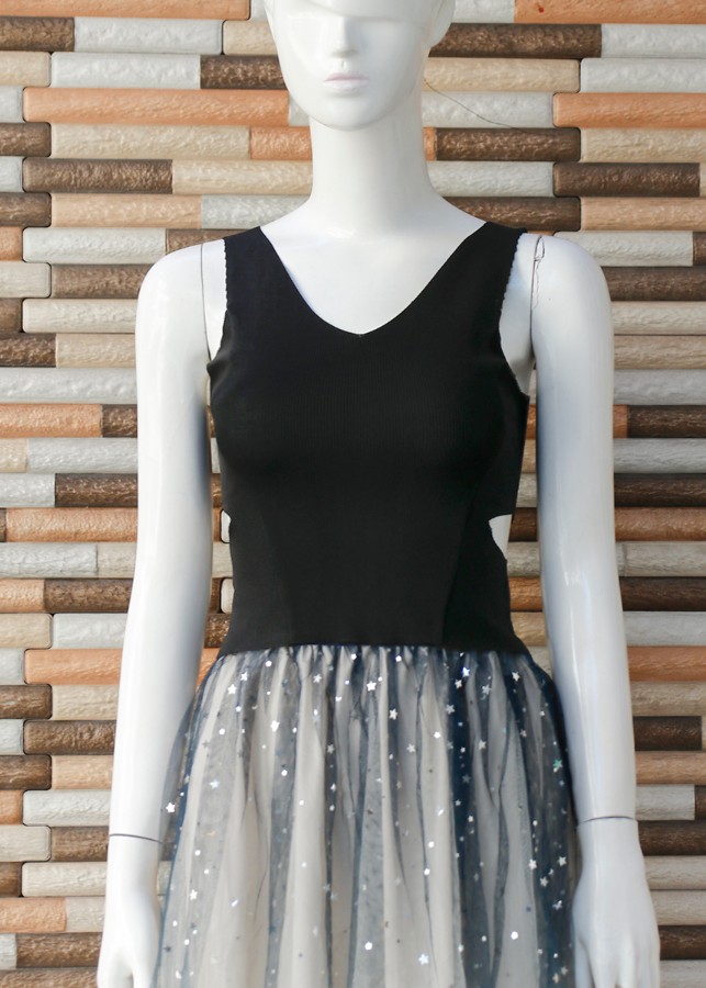 Áo crop top cổ V dây kéo Mã: AK2418 - ĐEN