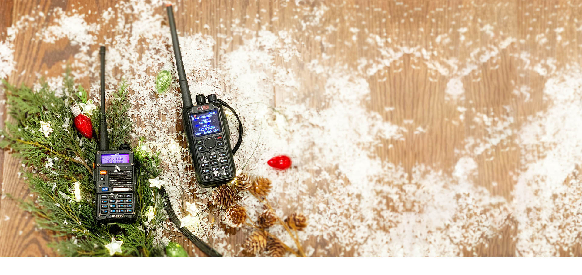 Bộ đàm Baofeng UV-5R phiên bản mới nhỏ gọn | Bộ đàm 2 băng tần số UHF/VHF kết hợp nghe đài FM và đèn pin chiếu sáng kèm tai nghe chuyên dụng cho bộ đàm - Hàng chính hãng