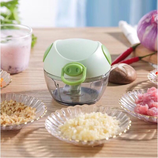 Máy Xay Mini Đa Năng 3 Lưỡi Dao Hình Con Heo - Máy Xay Tỏi Ớt Đa Năng Tiện Lợi Dây Rút Dung Tích 180ml - Giao Màu Ngẫu Nhiên