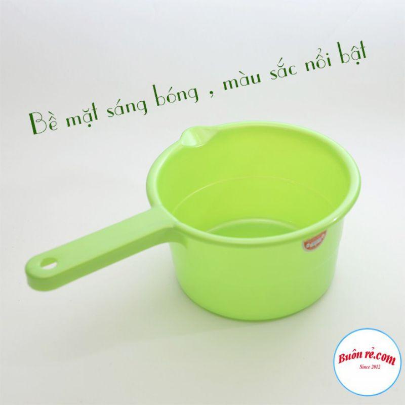 Ca nhựa dung tích 1 lít sử dụng múc nước phù hợp cho cả người lớn và trẻ nhỏ sử dụng ngừa rơi vỡ tốt