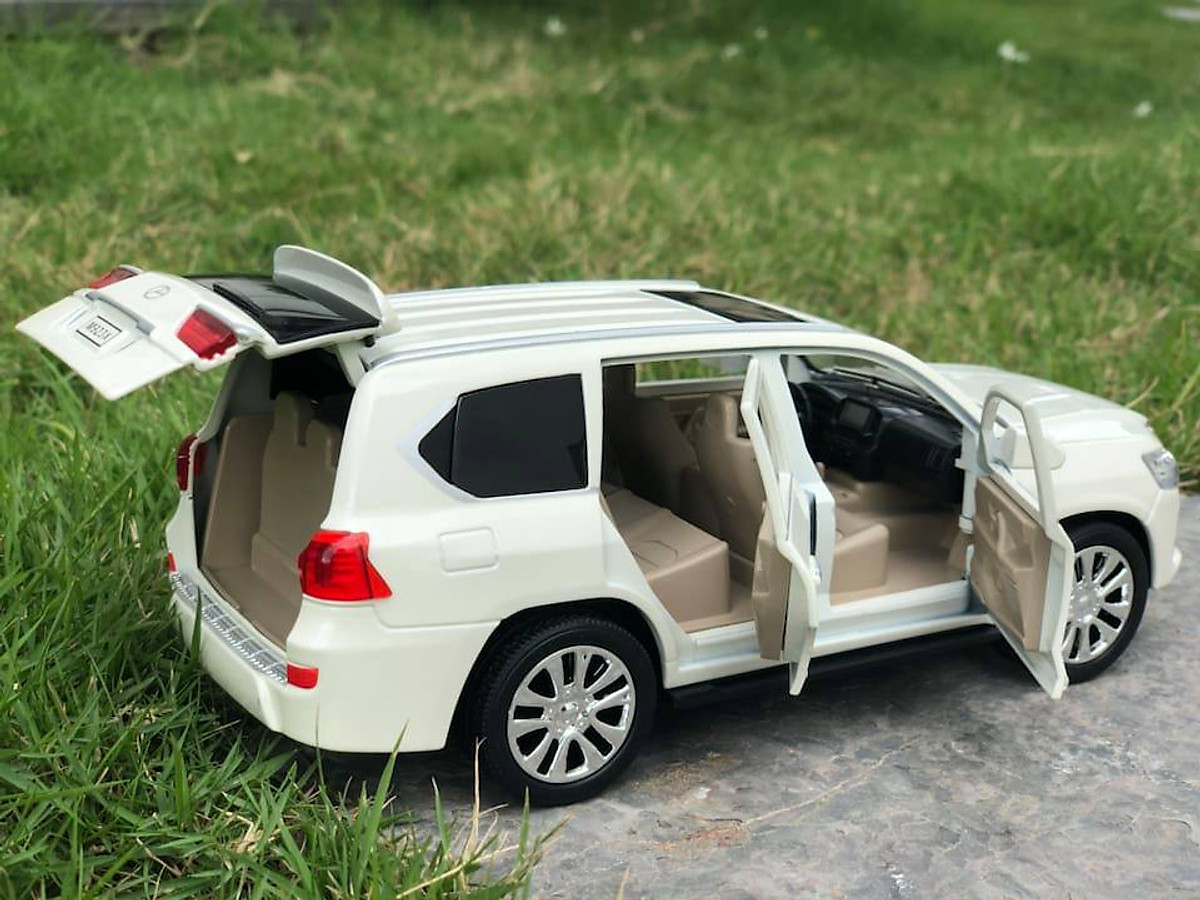 Mô hình ô tô Lexus LX570